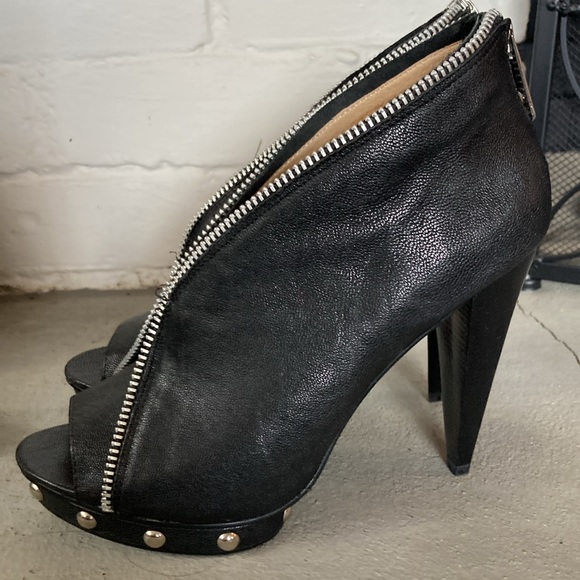 Michael by Michael Kors fantastic heel bootie peep toe with silver hardware - Picture 2 of 6